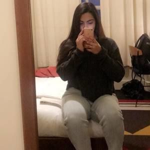 Meet your Posher, Alejandra